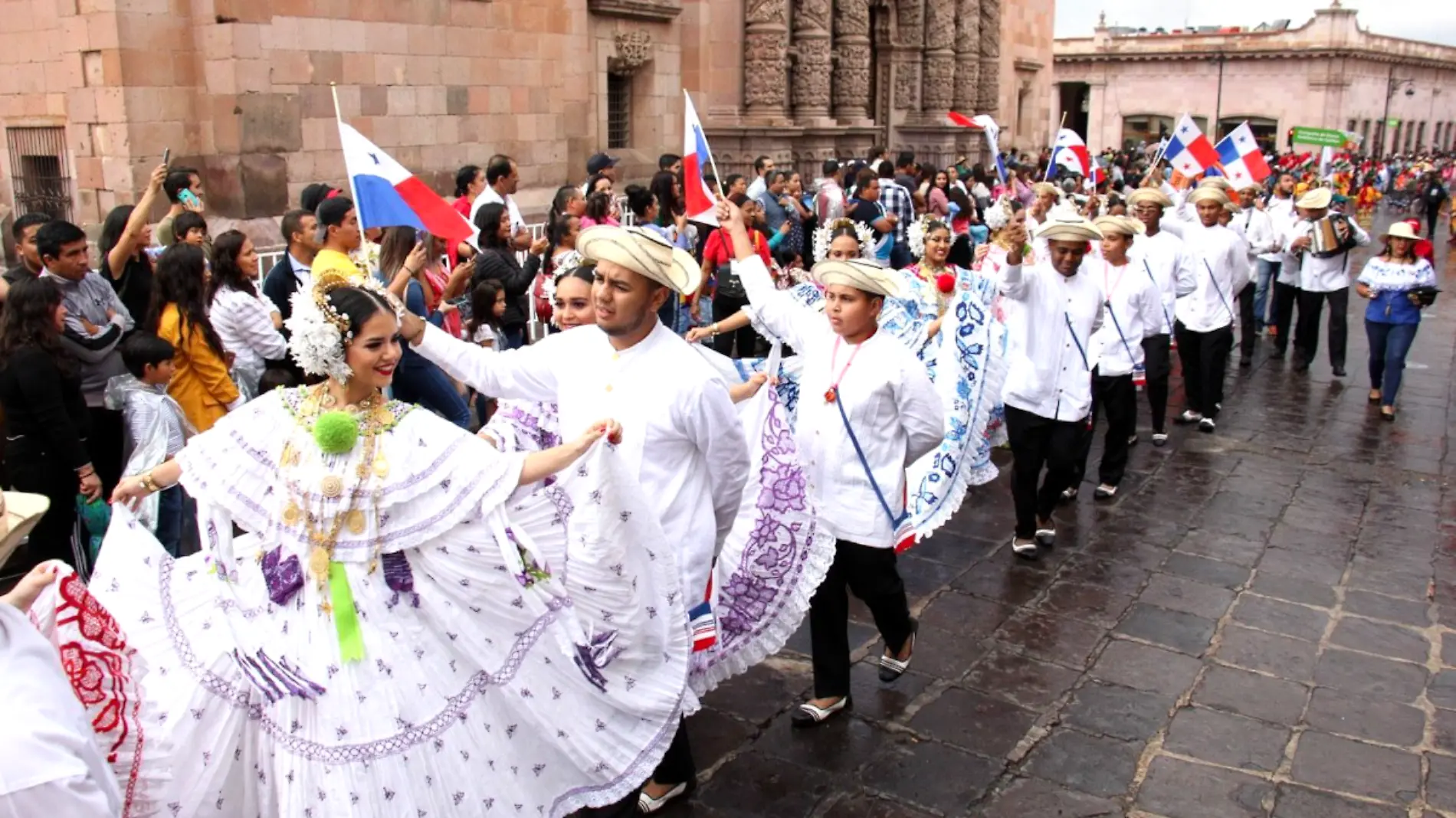 Desfile festival del folclor